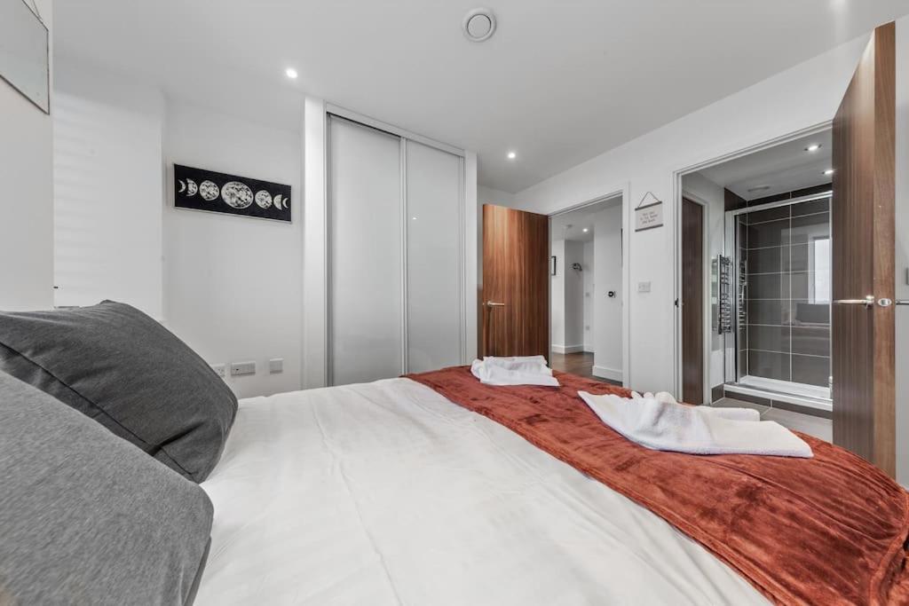 New Apartment 20 Mins From Waterloo London Bp36 المظهر الخارجي الصورة
